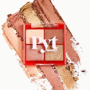 NWT deluxe size eyeshadow quad